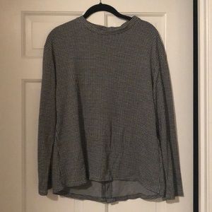 Long sleeve sweater shirt